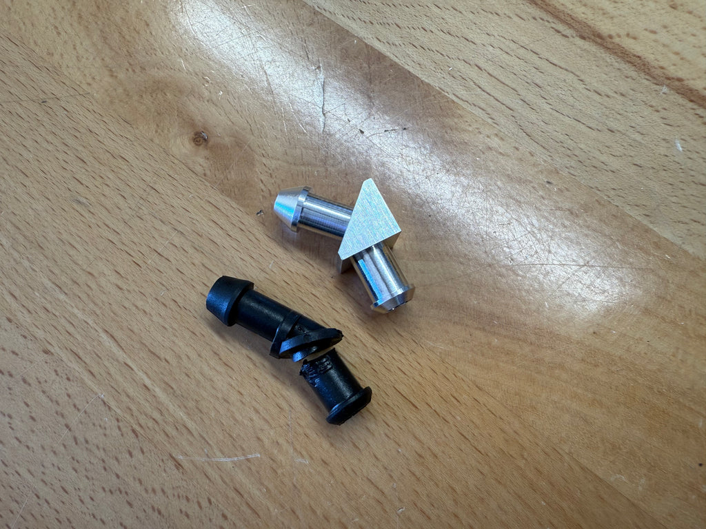 BMW Clutch Master Cylinder Hose Fitting in Metal